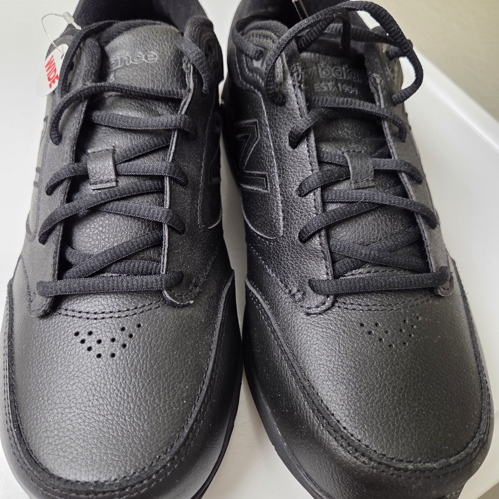 New Balance, men's Size 7.5 6E Wide, Black Leather Sneakers